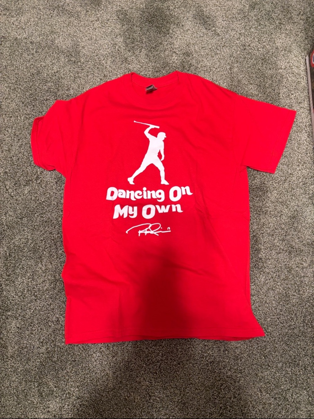Phillies Dancing on My Own Red Graphic Tee Adult M
